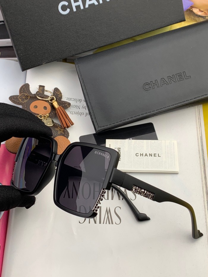 Sunglasses Chanel CH1712