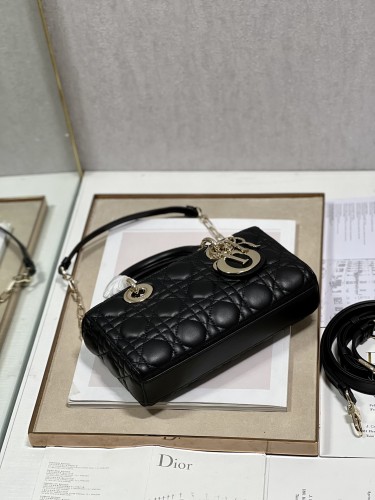 Handbag   Dior  9031  size  22.5×6×11.5 cm