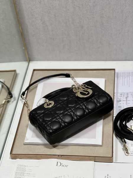 Handbag   Dior  9031  size  22.5×6×11.5 cm