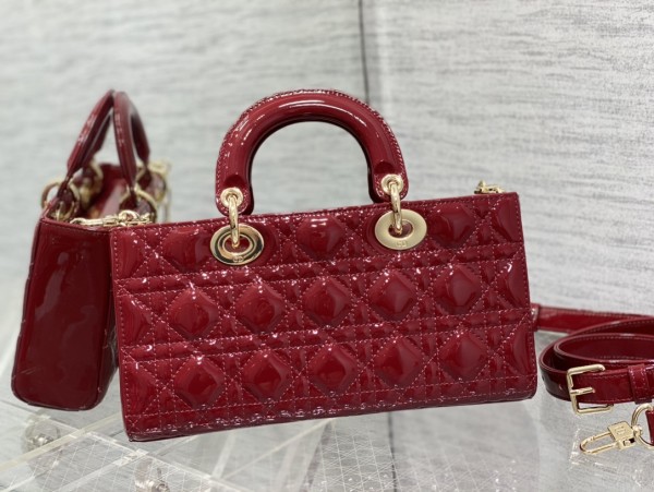 Handbag   Dior  size  26*6*14 cm