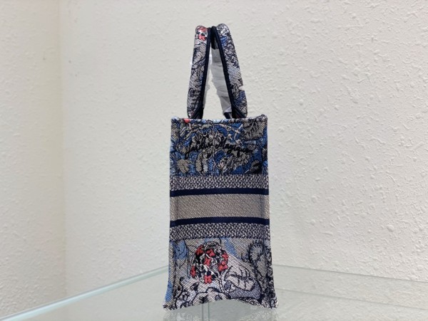 Handbag   Dior  8002  size  26.5x 21x 14 cm