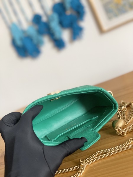 Handbag   Dior  size  16*20*8 cm