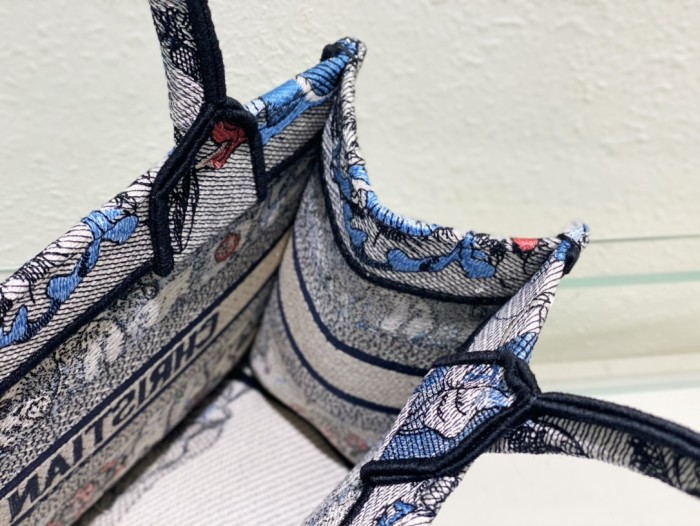 Handbag   Dior  8002  size  26.5x 21x 14 cm