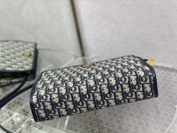 Handbag   Dior  size   26×19.5×7 cm