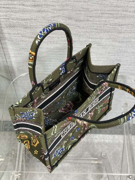  Handbag   Dior  size  26*8*22  cm