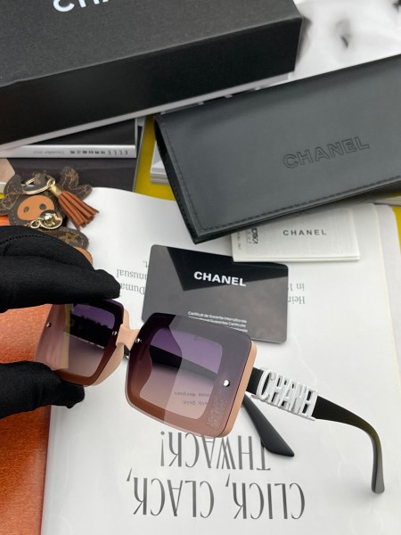Sunglasses Chanel CH2771