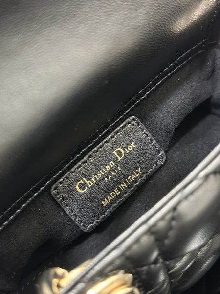 Handbag   Dior  S0910  size  16 x 9 x 5  cm