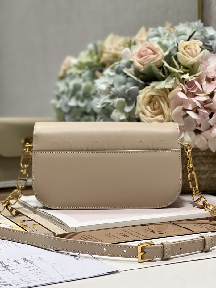  Handbag   Dior  9260  size  22.5×12.5×6.5 cm 