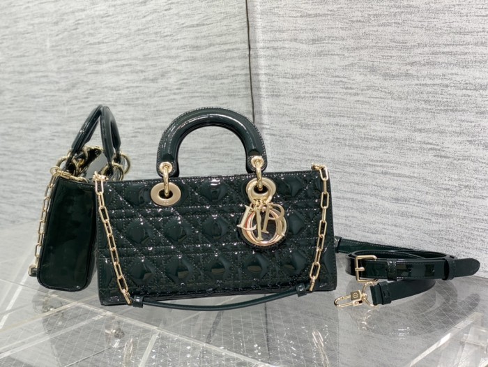 Handbag   Dior  size  26*6*14 cm