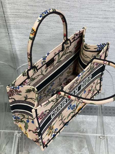  Handbag   Dior  size  36*18*28 cm 