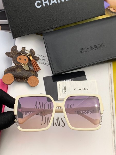 Sunglasses Chanel CH1712