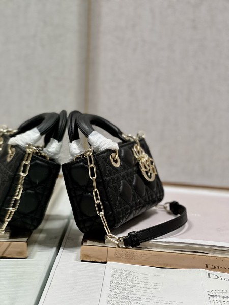 Handbag   Dior  9031  size  16*5.5*10 cm