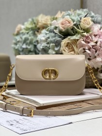  Handbag   Dior  9260  size  22.5×12.5×6.5 cm 