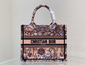 Handbag   Dior  8002  size  26.5x 21x 14 cm