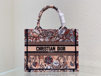 Handbag   Dior  8002  size  26.5x 21x 14 cm