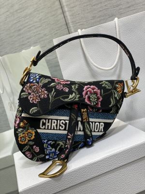 Handbag   Dior   size  25 cm