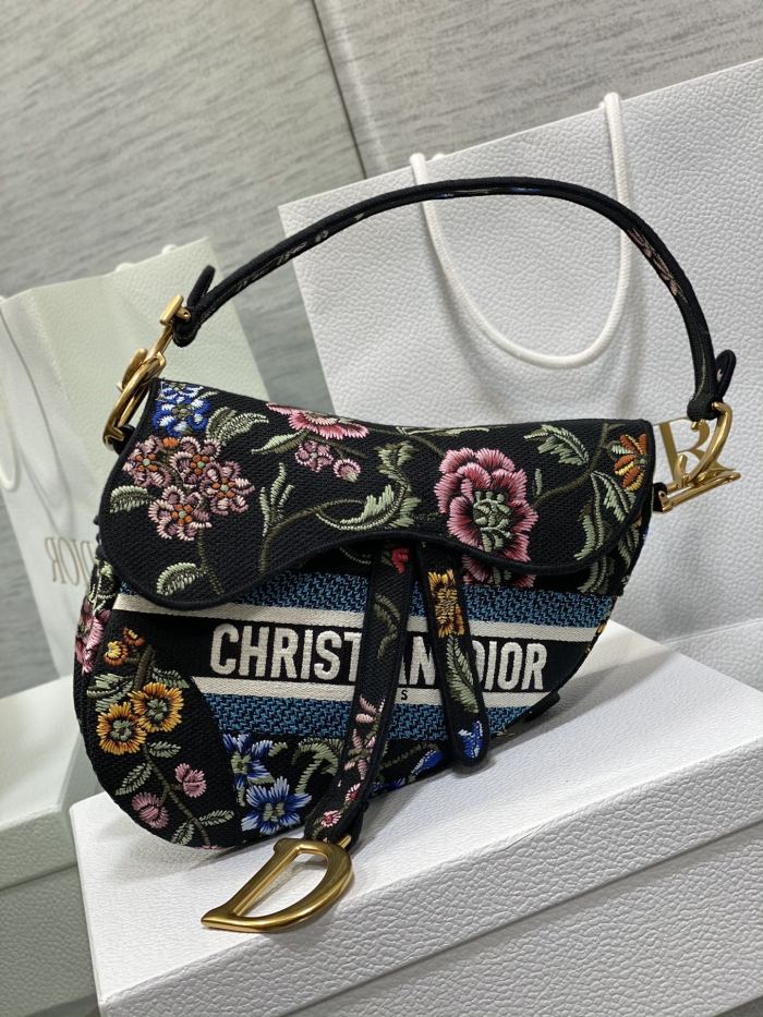 Handbag   Dior   size  25 cm