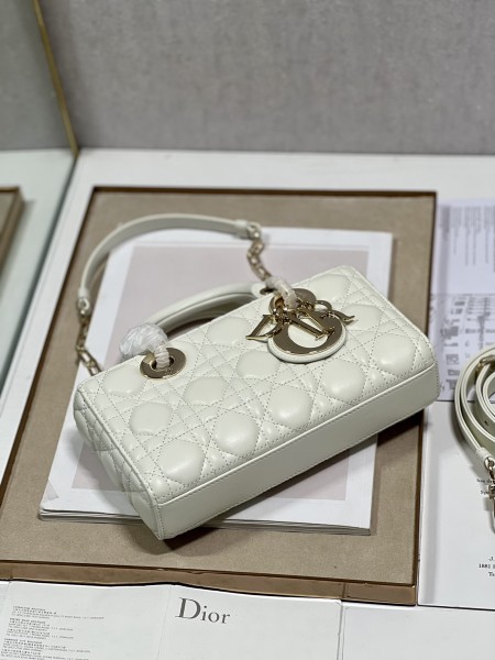 Handbag   Dior  9031  size  22.5×6×11.5 cm