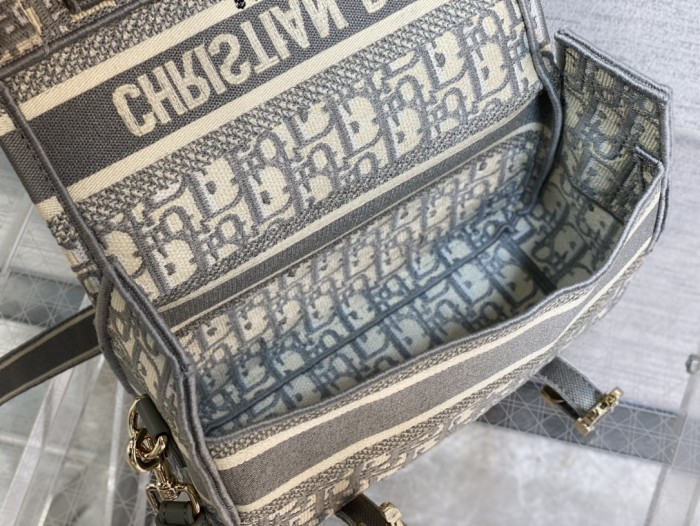 Handbag   Dior   size 23*15*8 cm