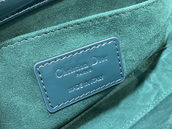 Handbag   Dior  size  26*6*14 cm