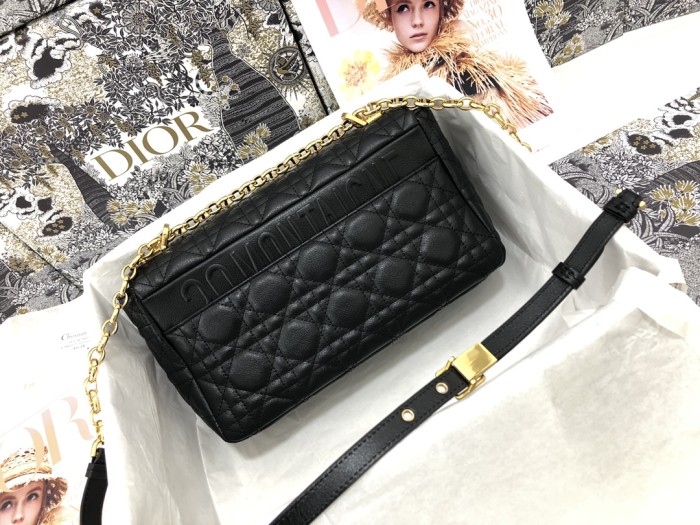 Handbag   Dior  M9242  size  25.5 x 15.5 x 8  cm