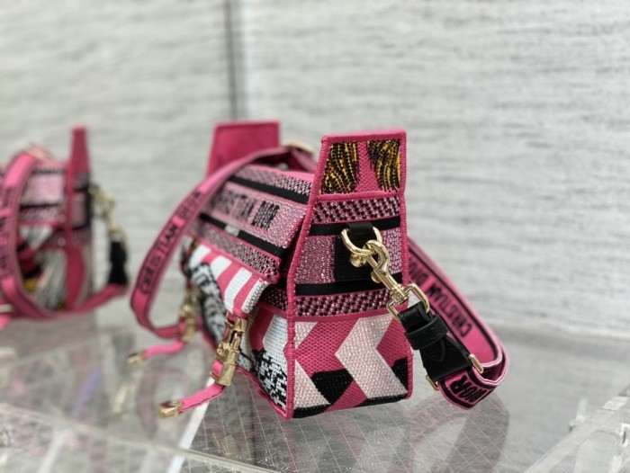 Handbag   Dior   size  23*15*8 cm