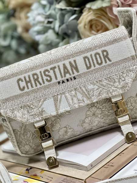 Handbag   Dior  9017  size  23×15×8  cm
