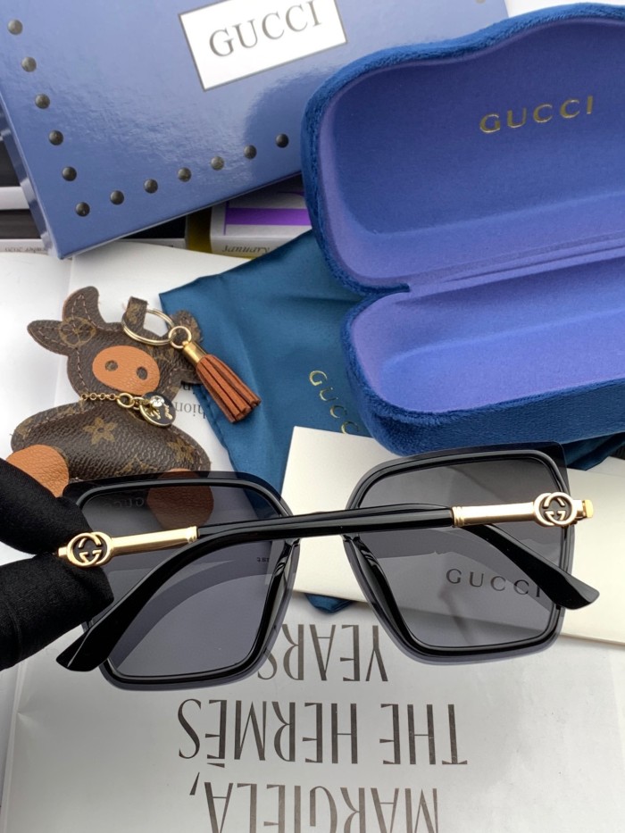 Sunglasses Gucci G2200