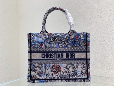 Handbag   Dior  8002  size  26.5x 21x 14 cm