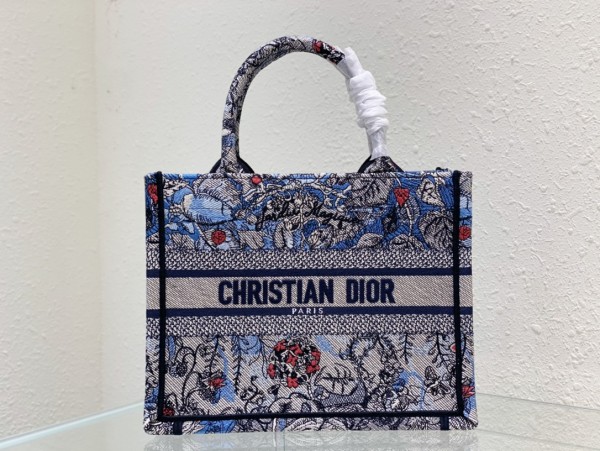 Handbag   Dior  8002  size  26.5x 21x 14 cm