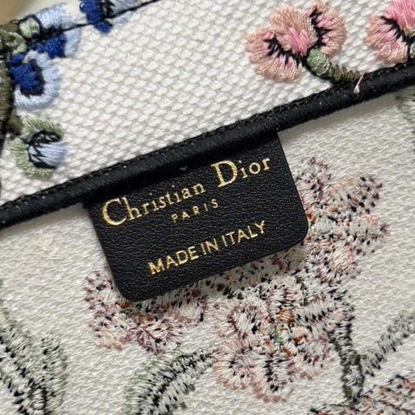 Handbag   Dior 1286  size  36×28  cm