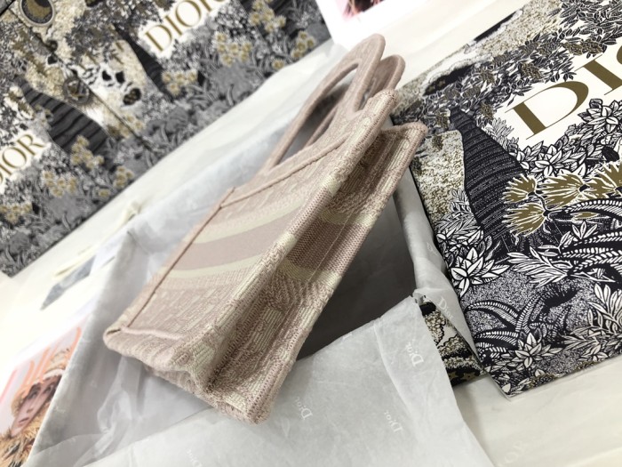  Handbag   Dior   S5475  size  22.5*24*8  cm