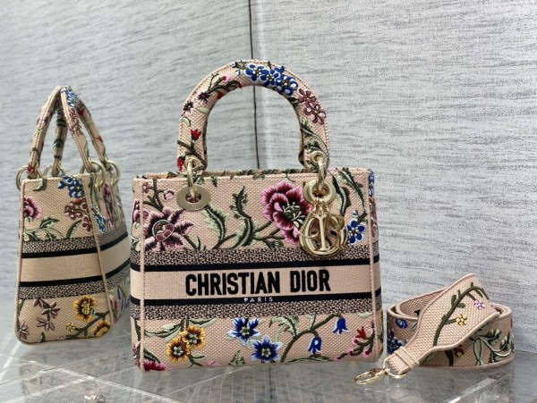 Handbag   Dior  size  24*11*20 cm