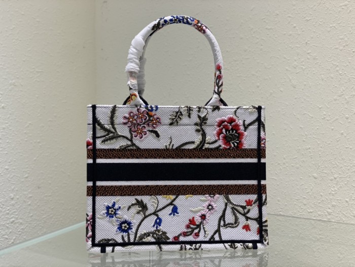 Handbag   Dior   8002   size  26 cm