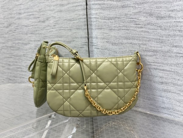 Handbag   Dior  size   25×16×2.5  cm