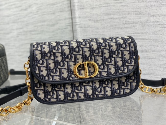 Handbag   Dior  size  22.5*6.5*12.5 cm