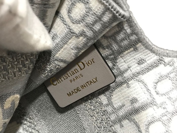  Handbag   Dior  S5475  size  22.5*24*8  cm