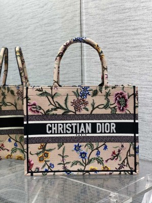 Handbag   Dior  size  36*18*28 cm