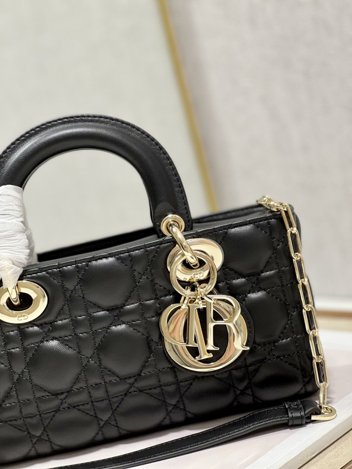 Handbag   Dior  9031  size  22.5×6×11.5 cm