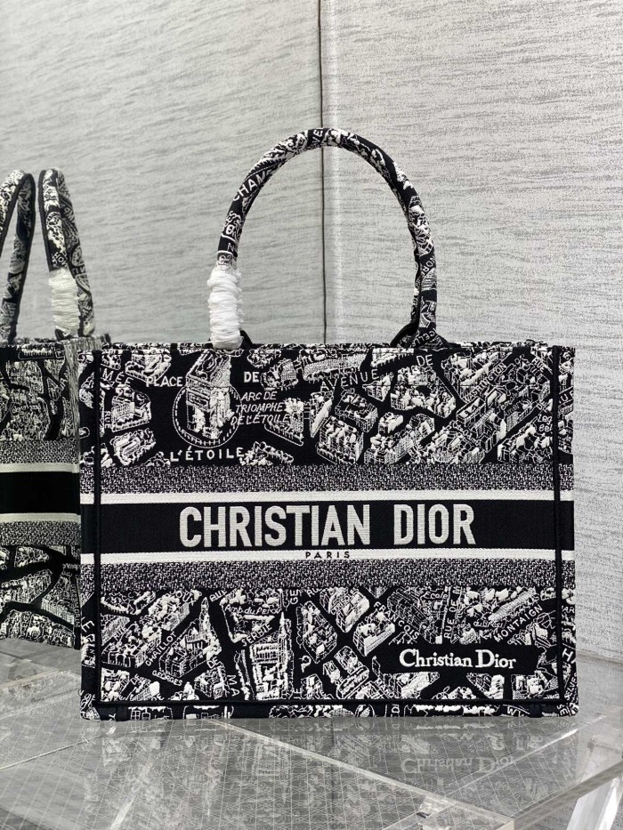 Handbag   Dior  size  36*18*28 cm