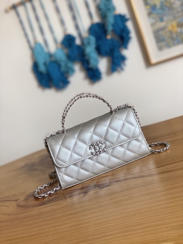 Handbag   Dior  AP81249  size 10*18*4.5 cm