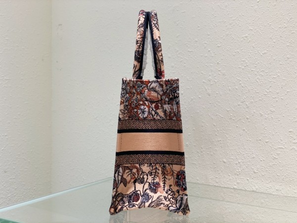 Handbag   Dior  8001  size  36 x 27.5 x 16.5  cm