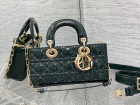 Handbag   Dior   size  22*6*12 cm