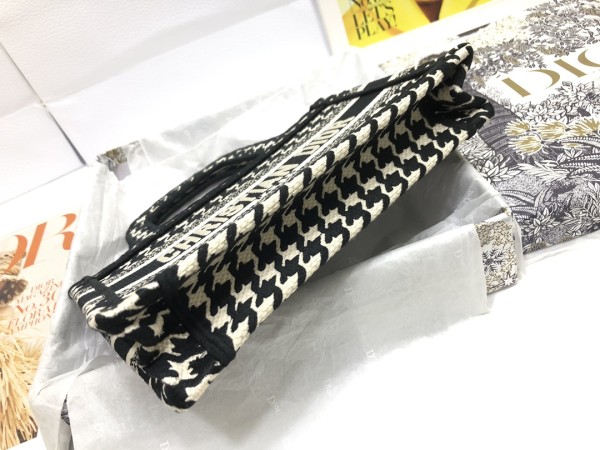  Handbag   Dior  S5475  size 22.5*24*8  cm