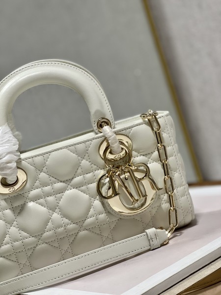 Handbag   Dior  9031  size  22.5×6×11.5 cm
