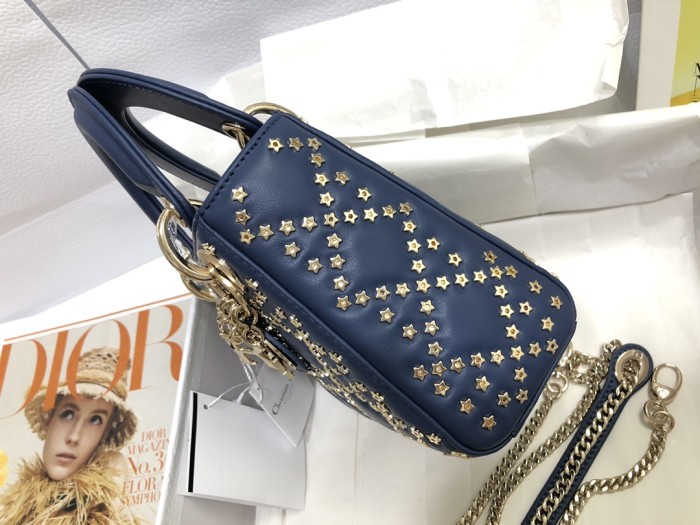 Handbag   Dior  M0505  size  17 x 15 x 7 cm