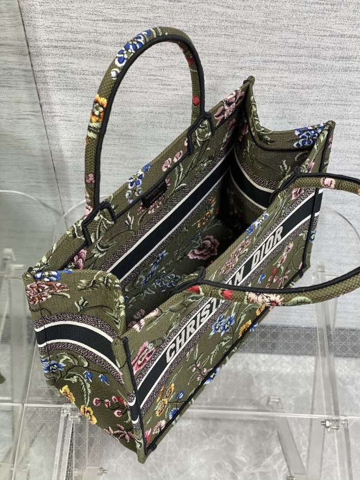  Handbag   Dior   size  36*18*28 cm