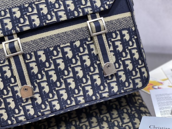 Handbag   Dior  size  28*12*26 cm