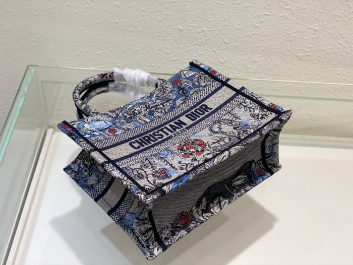 Handbag   Dior  8002  size  26.5x 21x 14 cm