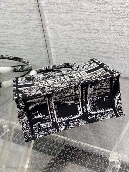  Handbag   Dior  size  26*8*22 cm